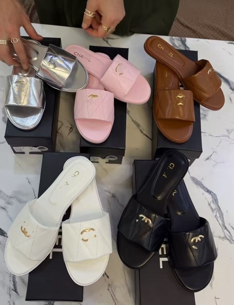 Ladies slippers